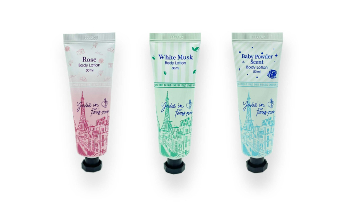 Emily in Paris美妝系列｜Emily in Paris身體潤膚霜身體潤膚霜添加特強保濕成分AQUAXYL，可以令香氣無限延續；香氣包括白麝香、玫瑰、爽身粉。